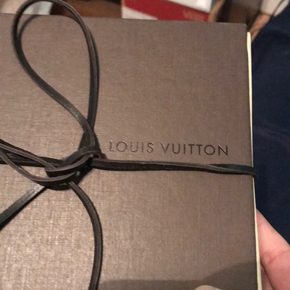 Authentic Louis Vuitton belt - Picture 7 of 8